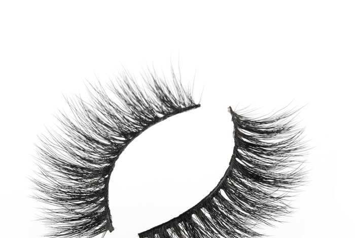 What are mink effect lashes? Mink effect meaning ? What advantages of mink effect eyelashes?