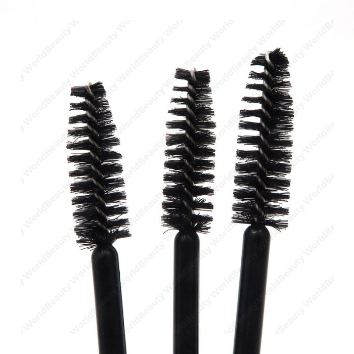 eyelashes brushes