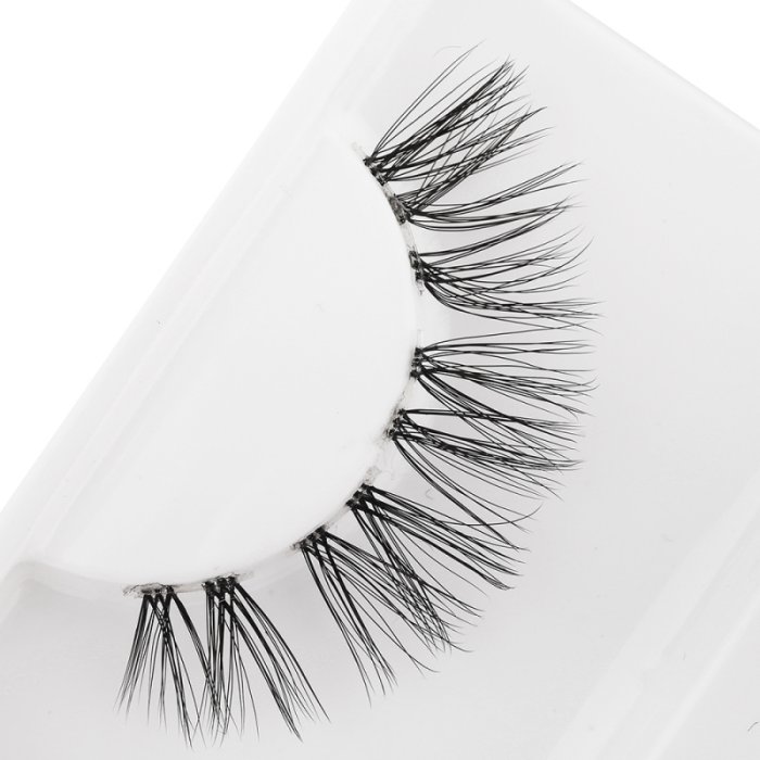 Pre-cut segmented cluster lashes S3
