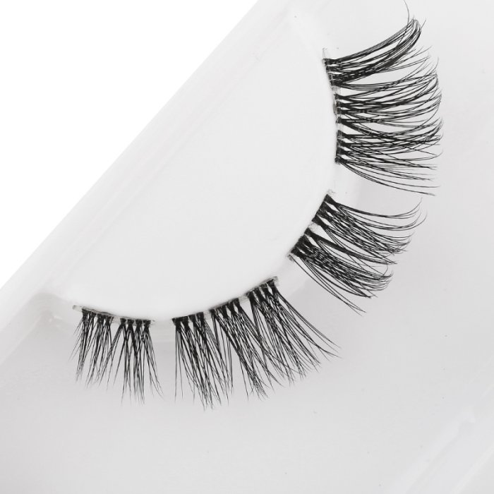Pre-cut segmented cluster lashes S1